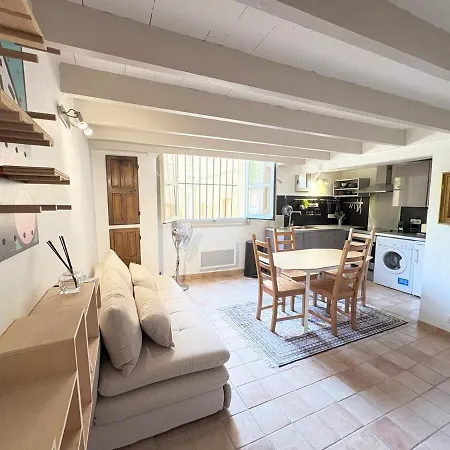 Apartment Aixois De Caractere Place Des 4 Dauphins